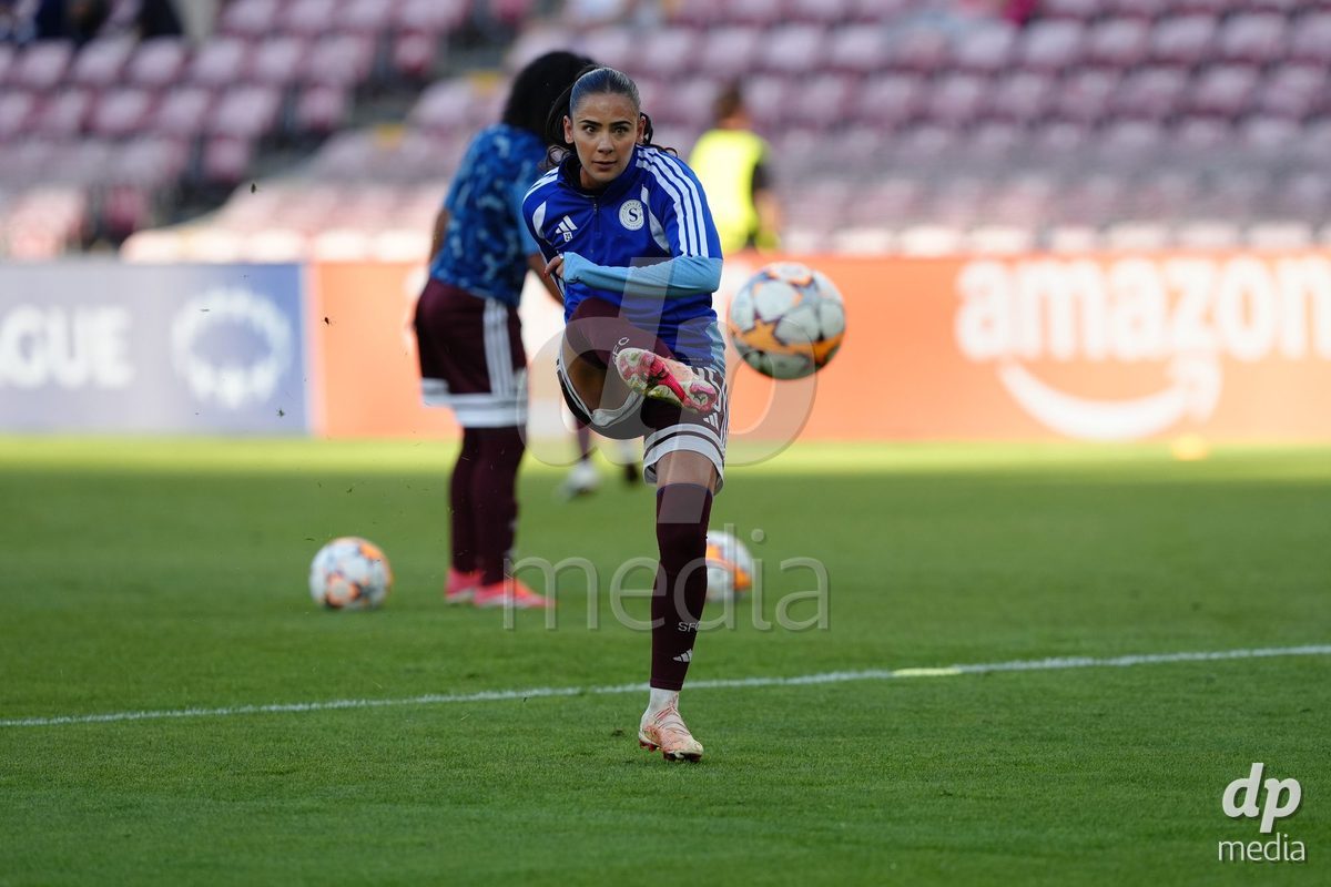GENEVA, SWITZERLAND - SEPTEMBER 23: Meriame Terchoun of Servette FC Chenois Feminin during warmup before the UEFA Women's Champions League match between Servette FC Chenois Feminin and OL Lyonnes at Stade de Geneve on September 23, 2026 in Geneva, Switzerland.