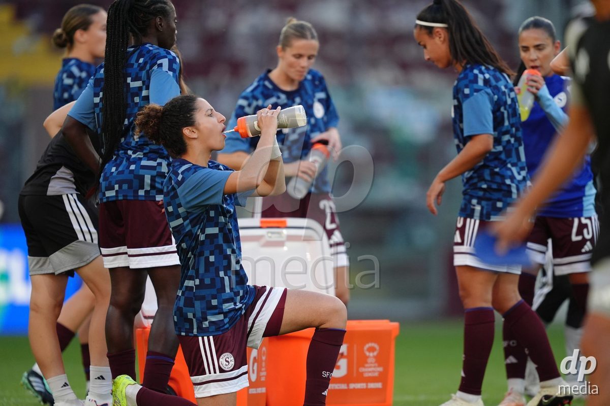 GENEVA, SWITZERLAND - SEPTEMBER 23: Ghoutia Karchouni, Meriame Terchoun and Laura Strik of Servette FC Chenois Feminin during warmup before the UEFA Women's Champions League match between Servette FC Chenois Feminin and OL Lyonnes at Stade de Geneve on September 23, 2026 in Geneva, Switzerland.