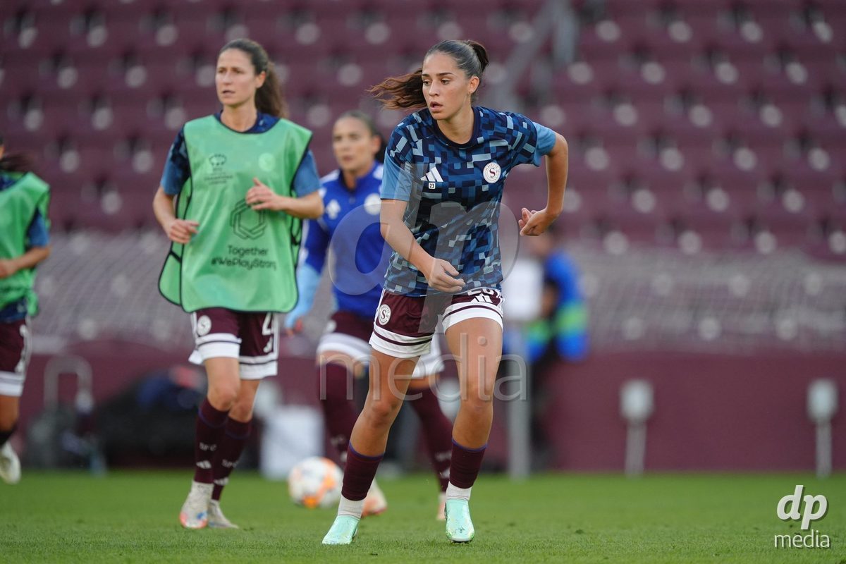 GENEVA, SWITZERLAND - SEPTEMBER 23: Amina Muratovic and Noemie Carage of Servette FC Chenois Feminin during warmup before the UEFA Women's Champions League match between Servette FC Chenois Feminin and OL Lyonnes at Stade de Geneve on September 23, 2026 in Geneva, Switzerland.