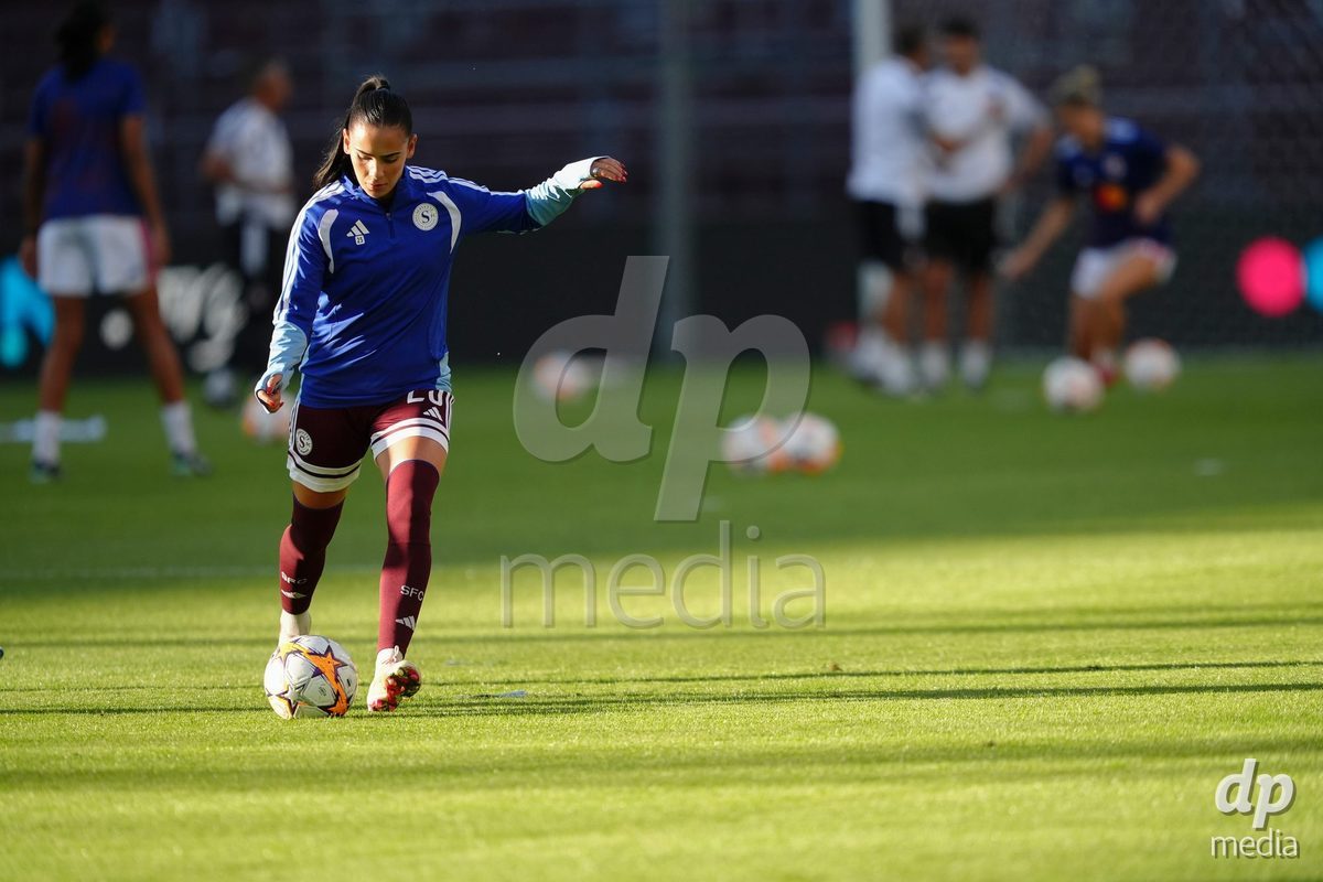 GENEVA, SWITZERLAND - SEPTEMBER 23: Meriame Terchoun of Servette FC Chenois Feminin during warmup before the UEFA Women's Champions League match between Servette FC Chenois Feminin and OL Lyonnes at Stade de Geneve on September 23, 2026 in Geneva, Switzerland.