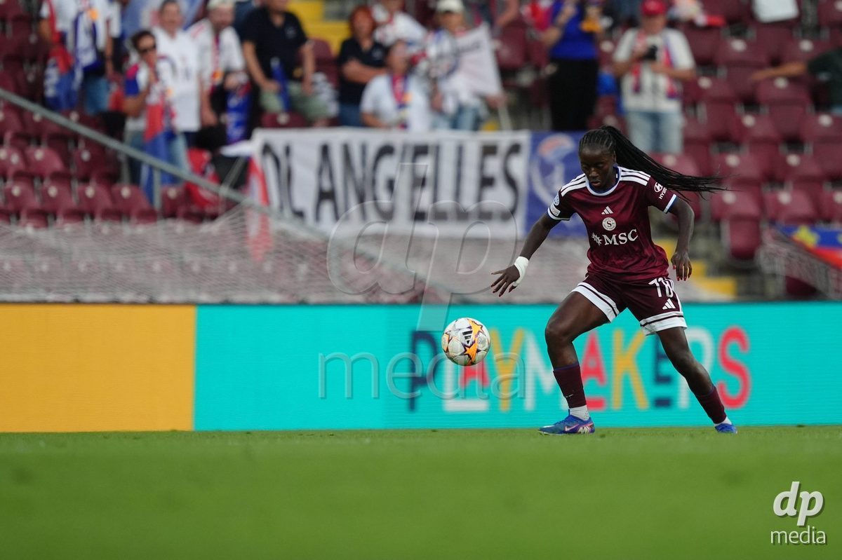 GENEVA, SWITZERLAND - SEPTEMBER 23: Noemie Carage of Servette FC Chenois Feminin during the UEFA Women's Champions League match between Servette FC Chenois Feminin and OL Lyonnes at Stade de Geneve on September 23, 2026 in Geneva, Switzerland.