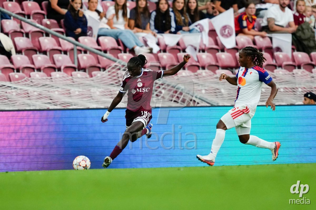 GENEVA, SWITZERLAND - SEPTEMBER 23: Benedicte Simon of Servette FC Chenois Feminin in action during the UEFA Women's Champions League match between Servette FC Chenois Feminin and OL Lyonnes at Stade de Geneve on September 23, 2026 in Geneva, Switzerland.