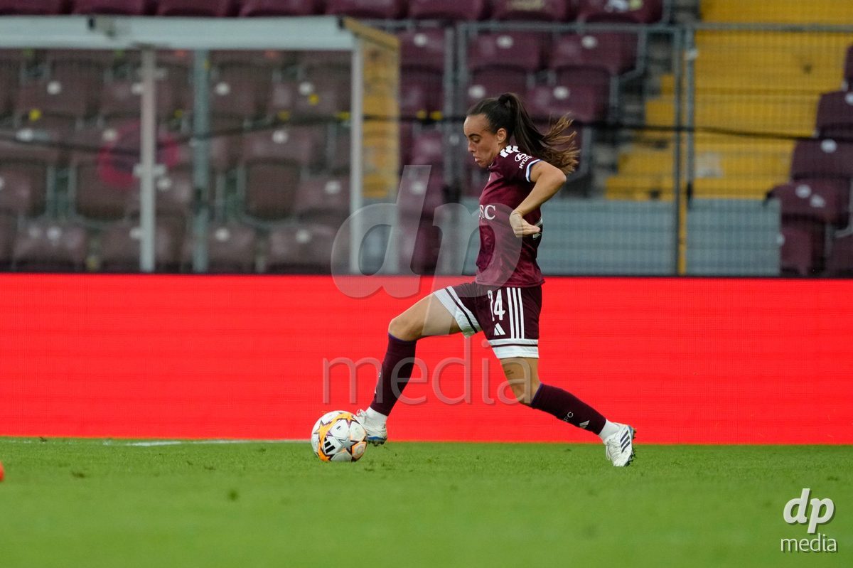 GENEVA, SWITZERLAND - SEPTEMBER 23: Joana Marchao of Servette FC Chenois Feminin during the UEFA Women's Champions League match between Servette FC Chenois Feminin and OL Lyonnes at Stade de Geneve on September 23, 2026 in Geneva, Switzerland.