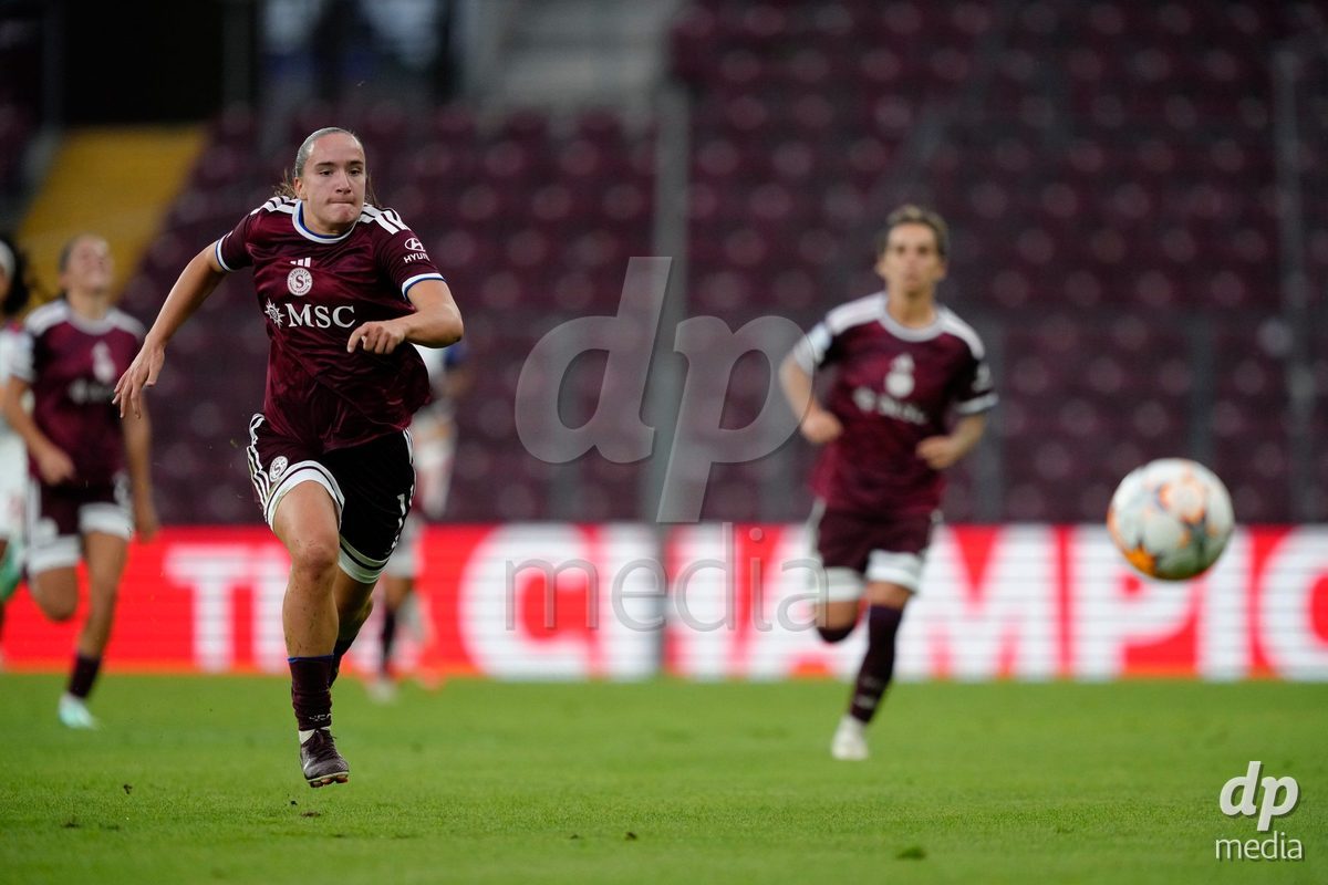 GENEVA, SWITZERLAND - SEPTEMBER 23: Magdalena Sobal of Servette FC Chenois Feminin during the UEFA Women's Champions League match between Servette FC Chenois Feminin and OL Lyonnes at Stade de Geneve on September 23, 2026 in Geneva, Switzerland.