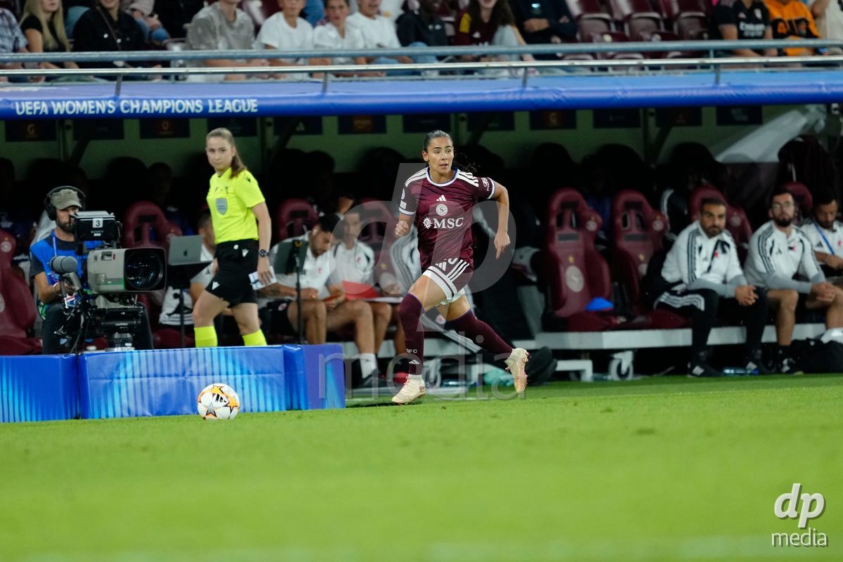 GENEVA, SWITZERLAND - SEPTEMBER 23: Meriame Terchoun of Servette FC Chenois Feminin during the UEFA Women's Champions League match between Servette FC Chenois Feminin and OL Lyonnes at Stade de Geneve on September 23, 2026 in Geneva, Switzerland.