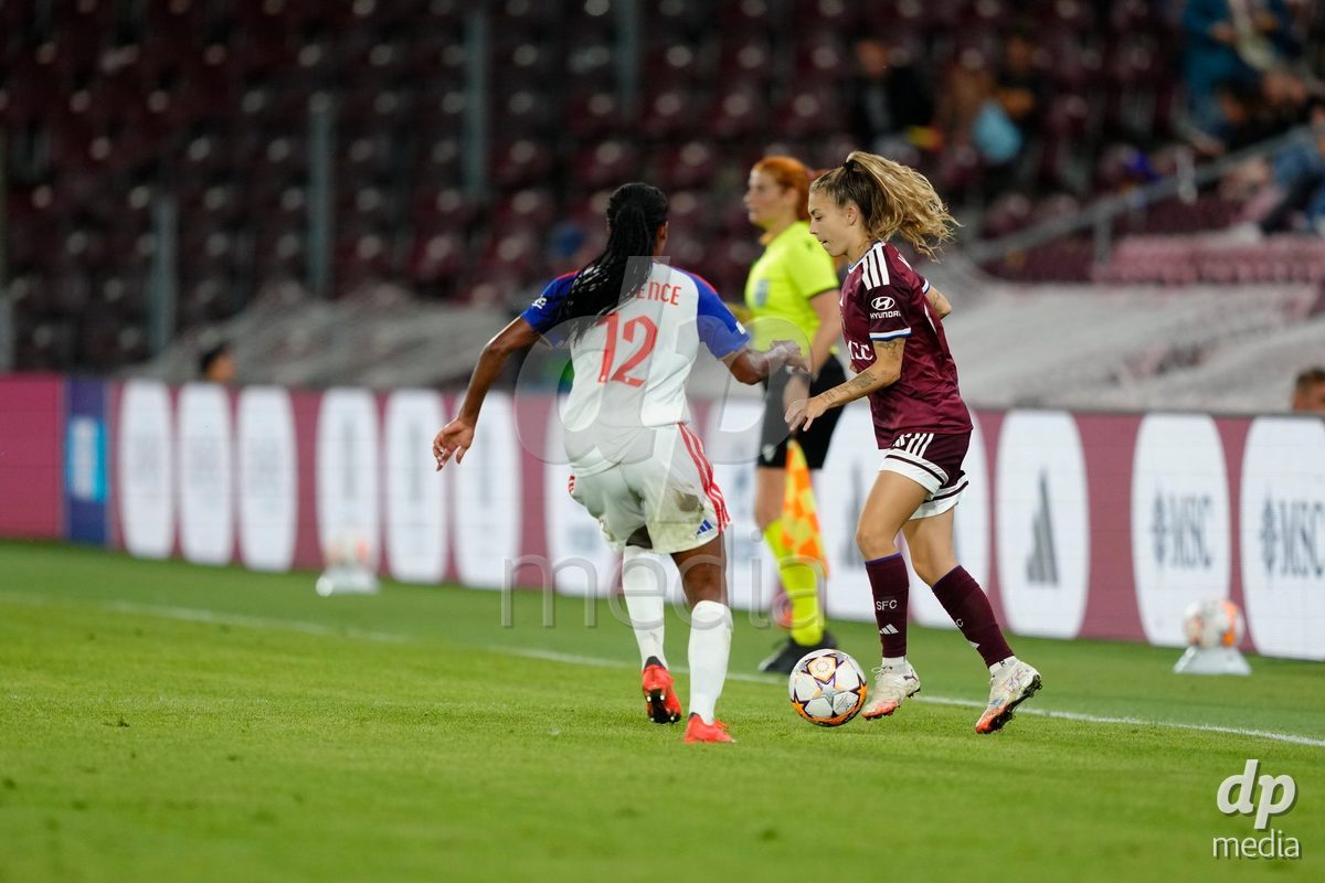 GENEVA, SWITZERLAND - SEPTEMBER 23: Asun Martinez of Servette FC Chenois Feminin during the UEFA Women's Champions League match between Servette FC Chenois Feminin and OL Lyonnes at Stade de Geneve on September 23, 2026 in Geneva, Switzerland.