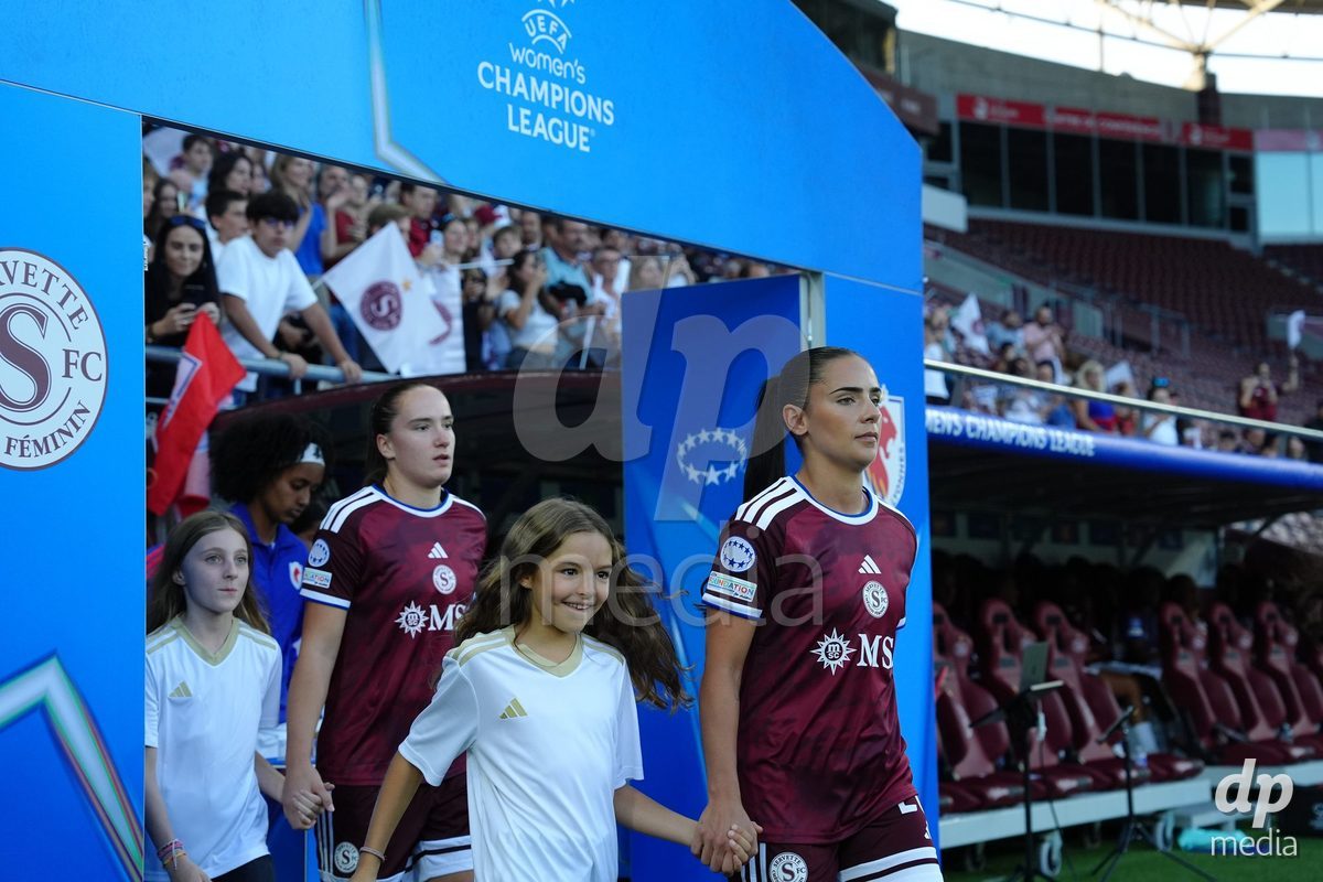 GENEVA, SWITZERLAND - SEPTEMBER 23: Meriame Terchoun and Magdalena Sobal of Servette FC Chenois Feminin before the UEFA Women's Champions League match between Servette FC Chenois Feminin and OL Lyonnes at Stade de Geneve on September 23, 2026 in Geneva, Switzerland.