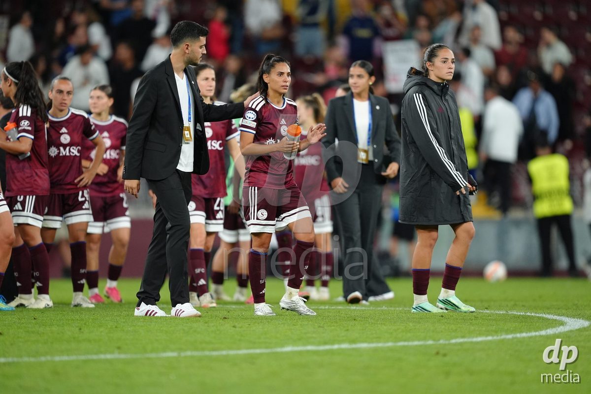 GENEVA, SWITZERLAND - SEPTEMBER 23: Amina Muratovic, Daina Bourma, Joana Marchao, Goalkeeper Abby Blanco and Noemie Carage of Servette FC Chenois Feminin during the UEFA Women's Champions League match between Servette FC Chenois Feminin and OL Lyonnes at Stade de Geneve on September 23, 2026 in Geneva, Switzerland.