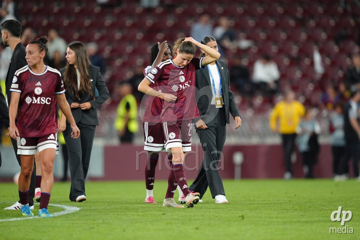GENEVA, SWITZERLAND - SEPTEMBER 23: Paula Serrano, Noemie Carage, Goalkeeper Abby Blanco, Garance Nein and Lea Sergeant-Huet of Servette FC Chenois Feminin after the UEFA Women's Champions League match between Servette FC Chenois Feminin and OL Lyonnes at Stade de Geneve on September 23, 2026 in Geneva, Switzerland.