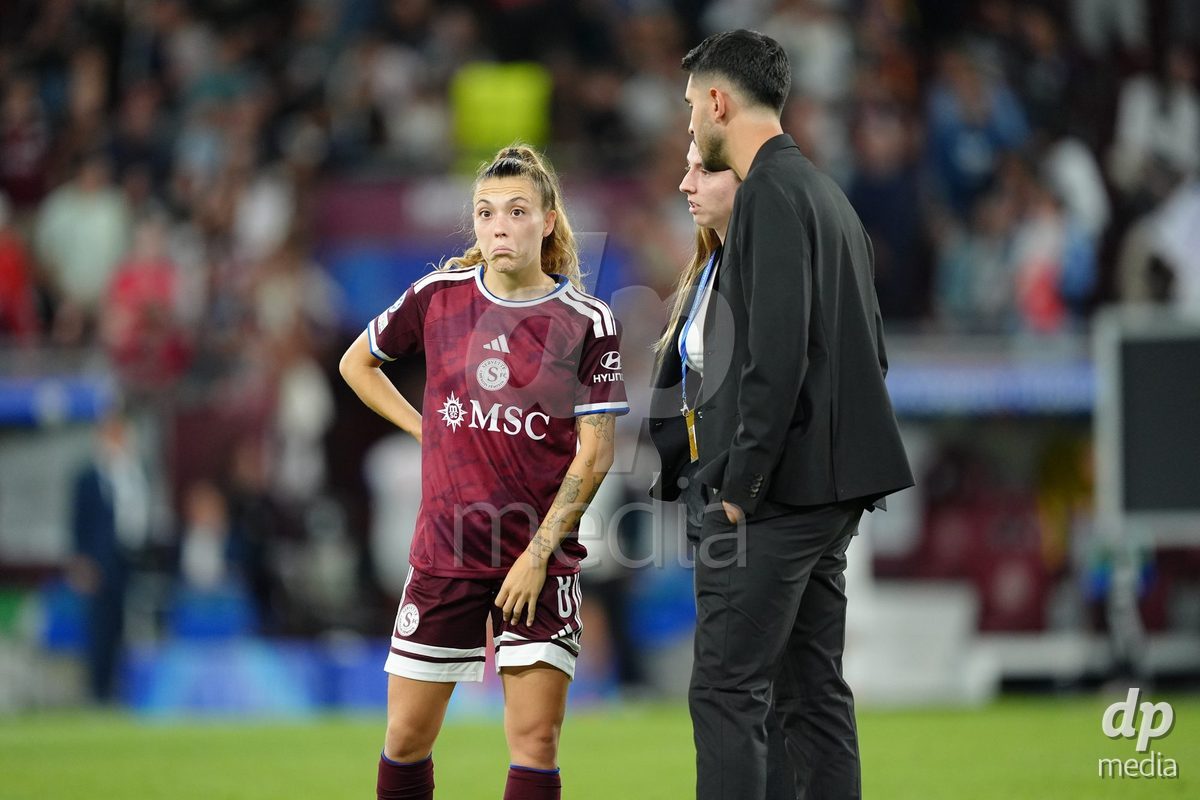 GENEVA, SWITZERLAND - SEPTEMBER 23: Asun Martinez of Servette FC Chenois Feminin disappointed after the UEFA Women's Champions League match between Servette FC Chenois Feminin and OL Lyonnes at Stade de Geneve on September 23, 2026 in Geneva, Switzerland.