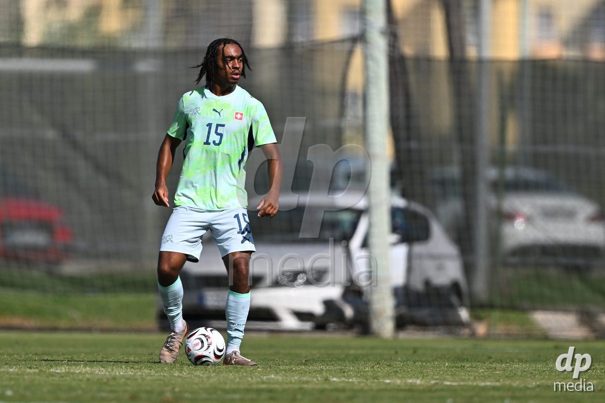 OLIVA NOVA, SPAIN - SEPTEMBER 23: White, Leon of Switzerland during the International Friendly match between Switzerland U17 and Wales U17 at Oliva Nova Sports Center on September 23, 2026 in Oliva Nova, Spain.