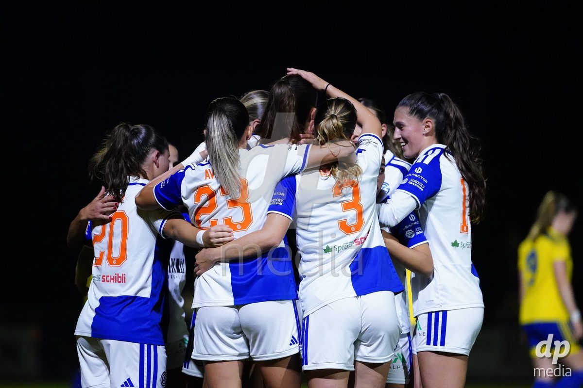 WÄDENSWIL, SWITZERLAND - SEPTEMBER 25: Marta Cazalla of GC Frauenfussball celebrating with team after scoring teams first goal during the AXA Women's Cup match between FC Wädenswil 1 and GC Frauenfussball at Sportplatz Beichlen on September 25, 2026 in Wädenswil.