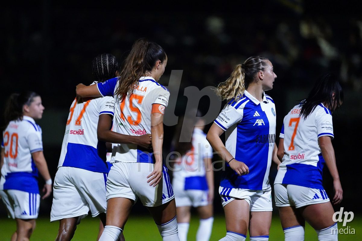 WÄDENSWIL, SWITZERLAND - SEPTEMBER 25: Marta Cazalla of GC Frauenfussball celebrating with team after scoring teams first goal during the AXA Women's Cup match between FC Wädenswil 1 and GC Frauenfussball at Sportplatz Beichlen on September 25, 2026 in Wädenswil.