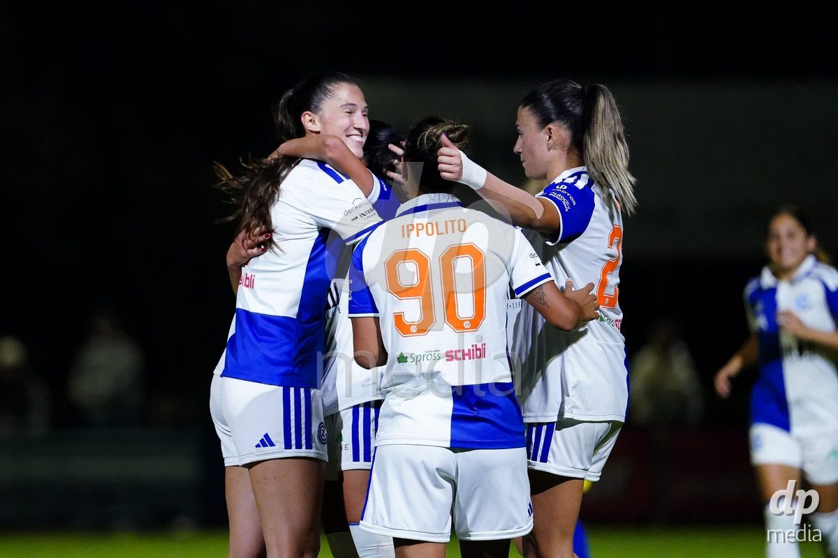 WÄDENSWIL, SWITZERLAND - SEPTEMBER 25: Qendresa Krasniqi of GC Frauenfussball celebrating with team after scoring during the AXA Women's Cup match between FC Wädenswil 1 and GC Frauenfussball at Sportplatz Beichlen on September 25, 2026 in Wädenswil.