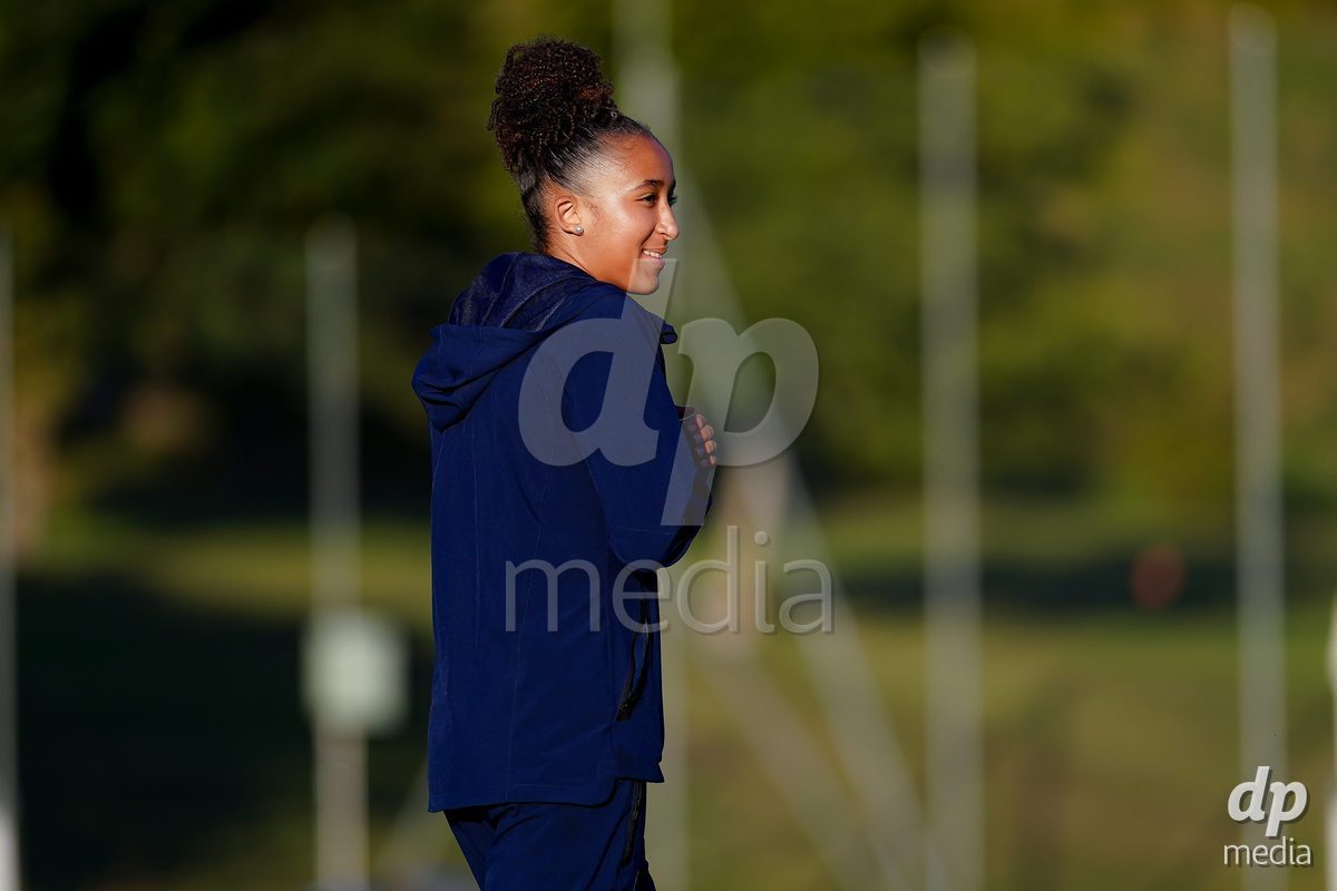 WÄDENSWIL, SWITZERLAND - SEPTEMBER 25: Players of GC Frauenfussball arrival during the AXA Women's Cup match between FC Wädenswil 1 and GC Frauenfussball at Sportplatz Beichlen on September 25, 2026 in Wädenswil.