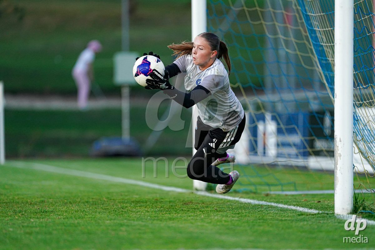 WÄDENSWIL, SWITZERLAND - SEPTEMBER 25: Yara Zwyssig of GC Frauenfussball warming up during the AXA Women's Cup match between FC Wädenswil 1 and GC Frauenfussball at Sportplatz Beichlen on September 25, 2026 in Wädenswil.