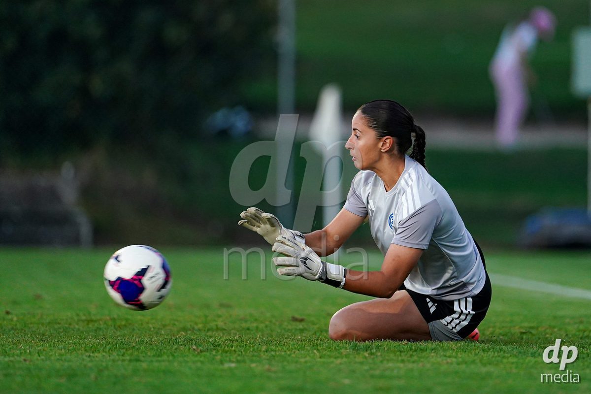 WÄDENSWIL, SWITZERLAND - SEPTEMBER 25: Jimena Vicario Casal of GC Frauenfussball warming up during the AXA Women's Cup match between FC Wädenswil 1 and GC Frauenfussball at Sportplatz Beichlen on September 25, 2026 in Wädenswil.
