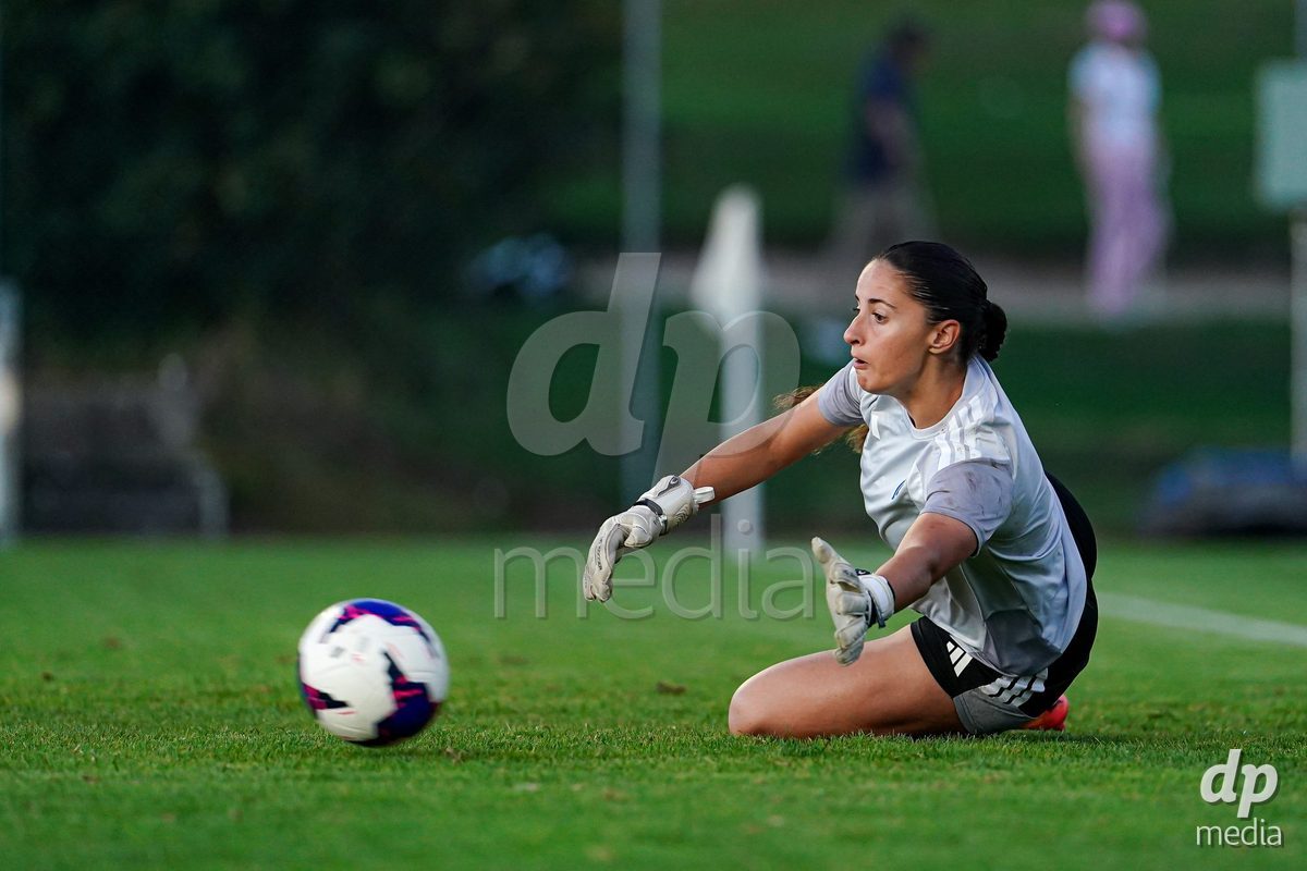 WÄDENSWIL, SWITZERLAND - SEPTEMBER 25: Jimena Vicario Casal of GC Frauenfussball warming up during the AXA Women's Cup match between FC Wädenswil 1 and GC Frauenfussball at Sportplatz Beichlen on September 25, 2026 in Wädenswil.