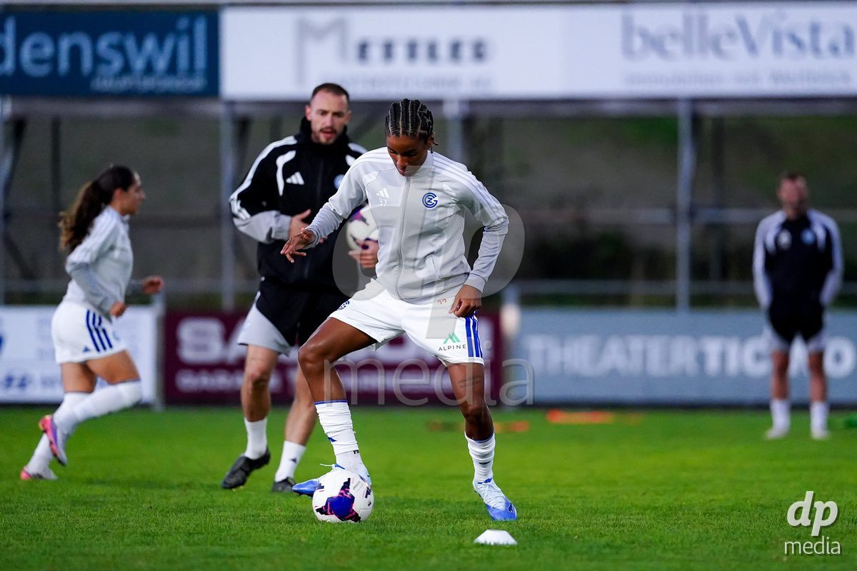 WÄDENSWIL, SWITZERLAND - SEPTEMBER 25: Sury Lamontana of GC Frauenfussball warming up during the AXA Women's Cup match between FC Wädenswil 1 and GC Frauenfussball at Sportplatz Beichlen on September 25, 2026 in Wädenswil.