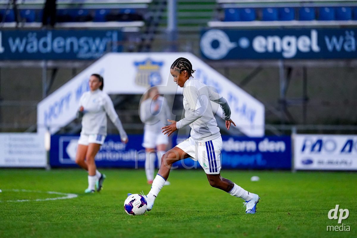 WÄDENSWIL, SWITZERLAND - SEPTEMBER 25: Sury Lamontana of GC Frauenfussball warming up during the AXA Women's Cup match between FC Wädenswil 1 and GC Frauenfussball at Sportplatz Beichlen on September 25, 2026 in Wädenswil.