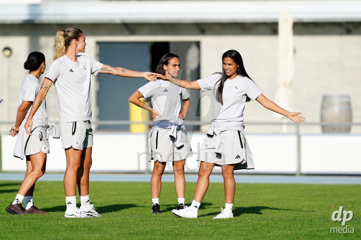 MAGADINO, SWITZERLAND - SEPTEMBER 26: Pllayers of the Servette FC attend a pitch inspection prior the AXA Women's Cup match between AS Gambarogno and Servette FC Chenois Feminin at Centro Sportivo on September 26, 2026 in Magadino.
