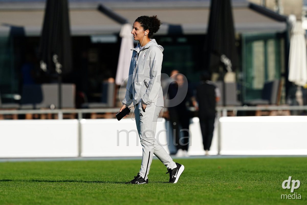 MAGADINO, SWITZERLAND - SEPTEMBER 26: Pllayer of the Servette FC attends a pitch inspection prior the AXA Women's Cup match between AS Gambarogno and Servette FC Chenois Feminin at Centro Sportivo on September 26, 2026 in Magadino.