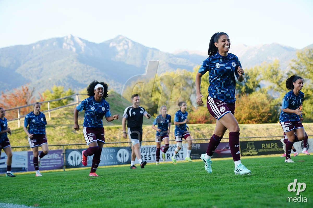 MAGADINO, SWITZERLAND - SEPTEMBER 26: Pllayers of the Servette FC in action during warm up prior the AXA Women's Cup match between AS Gambarogno and Servette FC Chenois Feminin at Centro Sportivo on September 26, 2026 in Magadino.