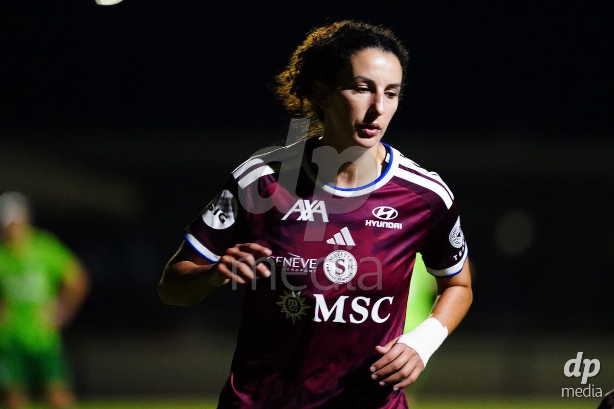 MAGADINO, SWITZERLAND - SEPTEMBER 26:  Ghoutia Karchouni of the Servette FC in action with the ball during the AXA Women's Cup match between AS Gambarogno and Servette FC Chenois Feminin at Centro Sportivo on September 26, 2026 in Magadino.