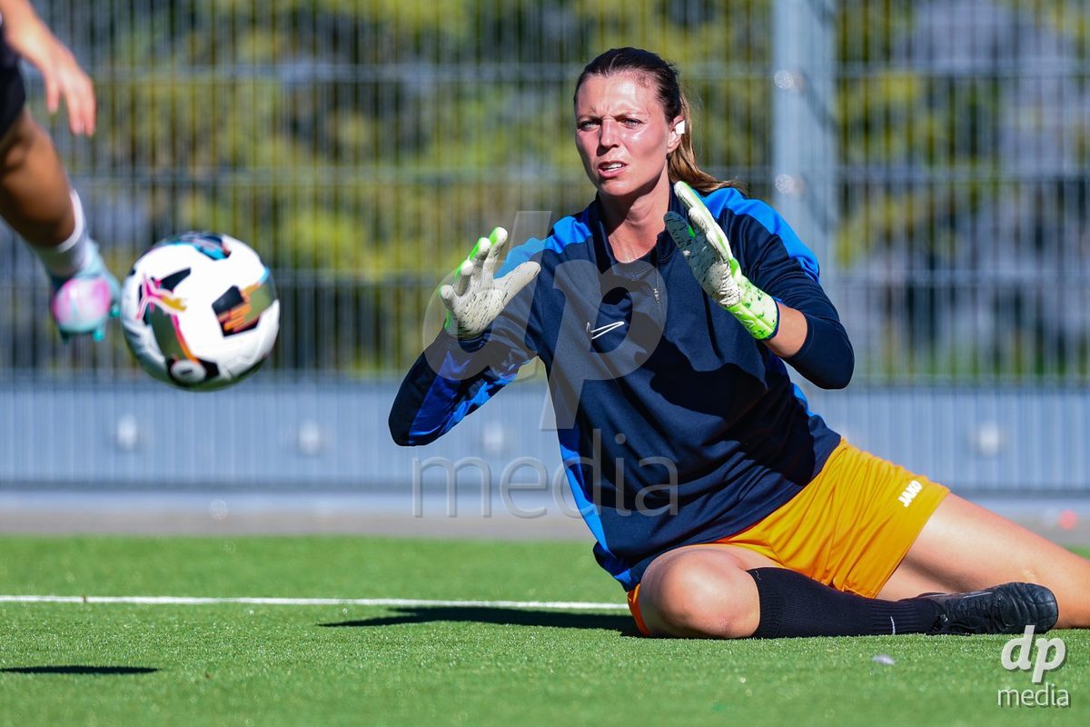 SCHLIEREN, SWITZERLAND - SEPTEMBER 26: Nina Bartsch of FC Schlieren during the AXA Women's Cup match between FC Schlieren and FC St. Gallen at Zelgli on September 26, 2026 in Schlieren, Switzerland.
