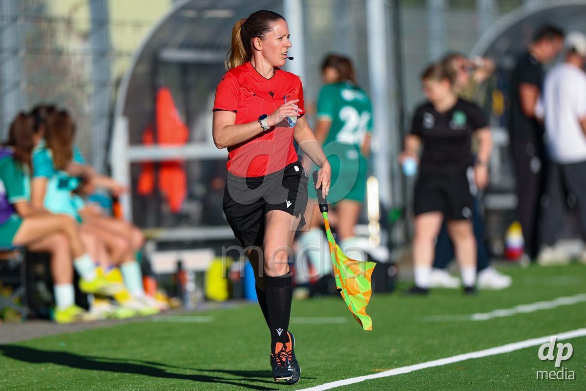 SCHLIEREN, SWITZERLAND - SEPTEMBER 26: The Referee Assistent during the AXA Women's Cup match between FC Schlieren and FC St. Gallen at Zelgli on September 26, 2026 in Schlieren, Switzerland.