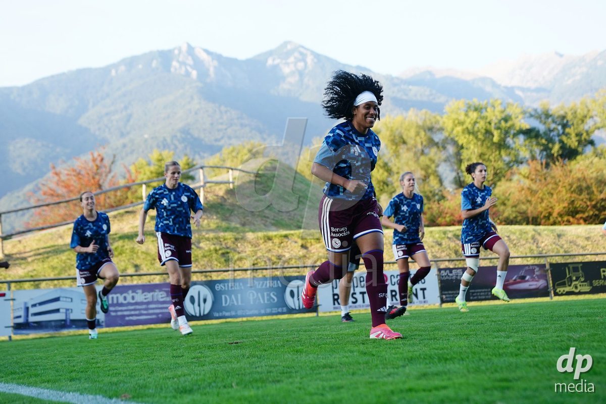 MAGADINO, SWITZERLAND - SEPTEMBER 26: Pllayers of the Servette FC in action during warm up prior the AXA Women's Cup match between AS Gambarogno and Servette FC Chenois Feminin at Centro Sportivo on September 26, 2026 in Magadino.