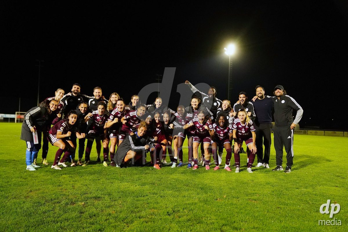 MAGADINO, SWITZERLAND - SEPTEMBER 26:  Players of the Servette FC celebrate the victory at the end of the AXA Women's Cup match between AS Gambarogno and Servette FC Chenois Feminin at Centro Sportivo on September 26, 2026 in Magadino.