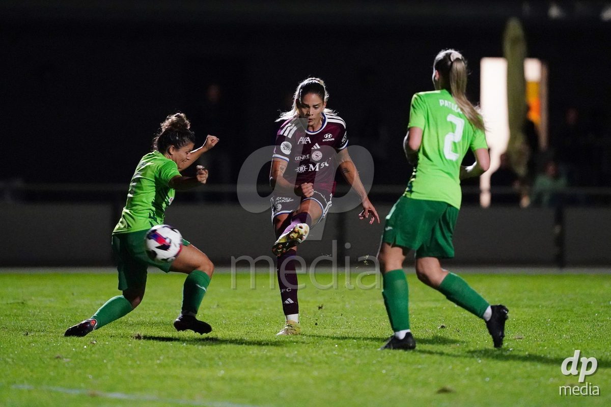 MAGADINO, SWITZERLAND - SEPTEMBER 26: Stefanie Da Eira of the Servette FC shoots the ball during the AXA Women's Cup match between AS Gambarogno and Servette FC Chenois Feminin at Centro Sportivo on September 26, 2026 in Magadino.