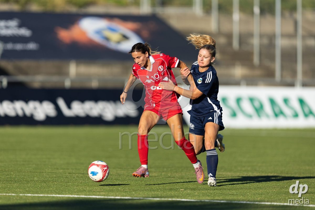 CAROUGE, SWITZERLAND - SEPTEMBER 27: 7 Evdokia Dimitrova Popadinova of FC Rapperswil-Jona challenging with the ball during the AXA Women's Cup match between Etoile Carouge FC and FC Rapperswil-Jona at Stade de la Fontenette on September 27, 2026 in Carouge, Switzerland.