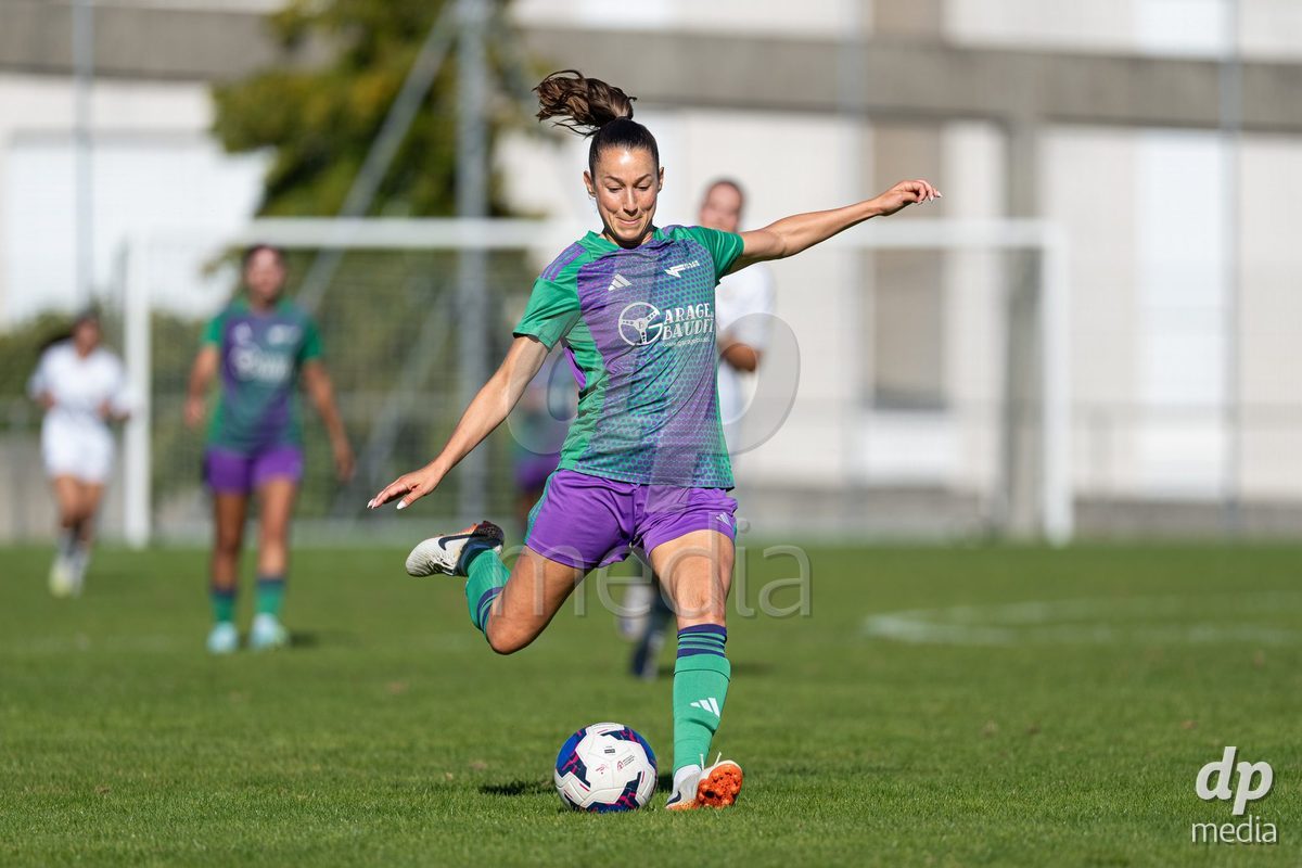 COPPET, SWITZERLAND - SEPTEMBER 27:  Alyssa Lagonia of US Terre Sainte takes a shot during the AXA Women's Cup match between US Terre Sainte and FC Wil 1900 at Centre sportif des Rojalets on September 27, 2026 in Coppet, Switzerland.