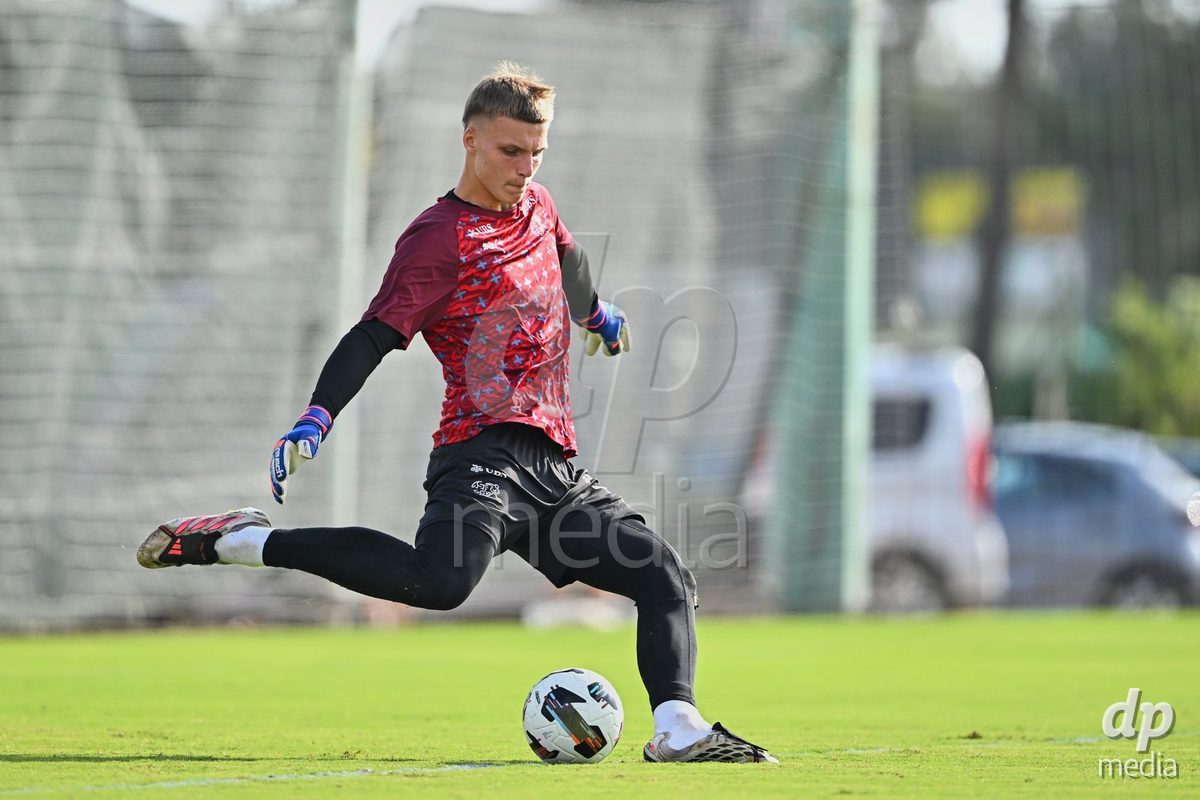 OLIVA NOVA, SPAIN - SEPTEMBER 28: Henrik Fehr Goalkeeper of Switzerland during the International Friendly match between Switzerland U17 and Sweden U17 at Oliva Nova Sports Center on September 28, 2026 in Oliva Nova, Spain.