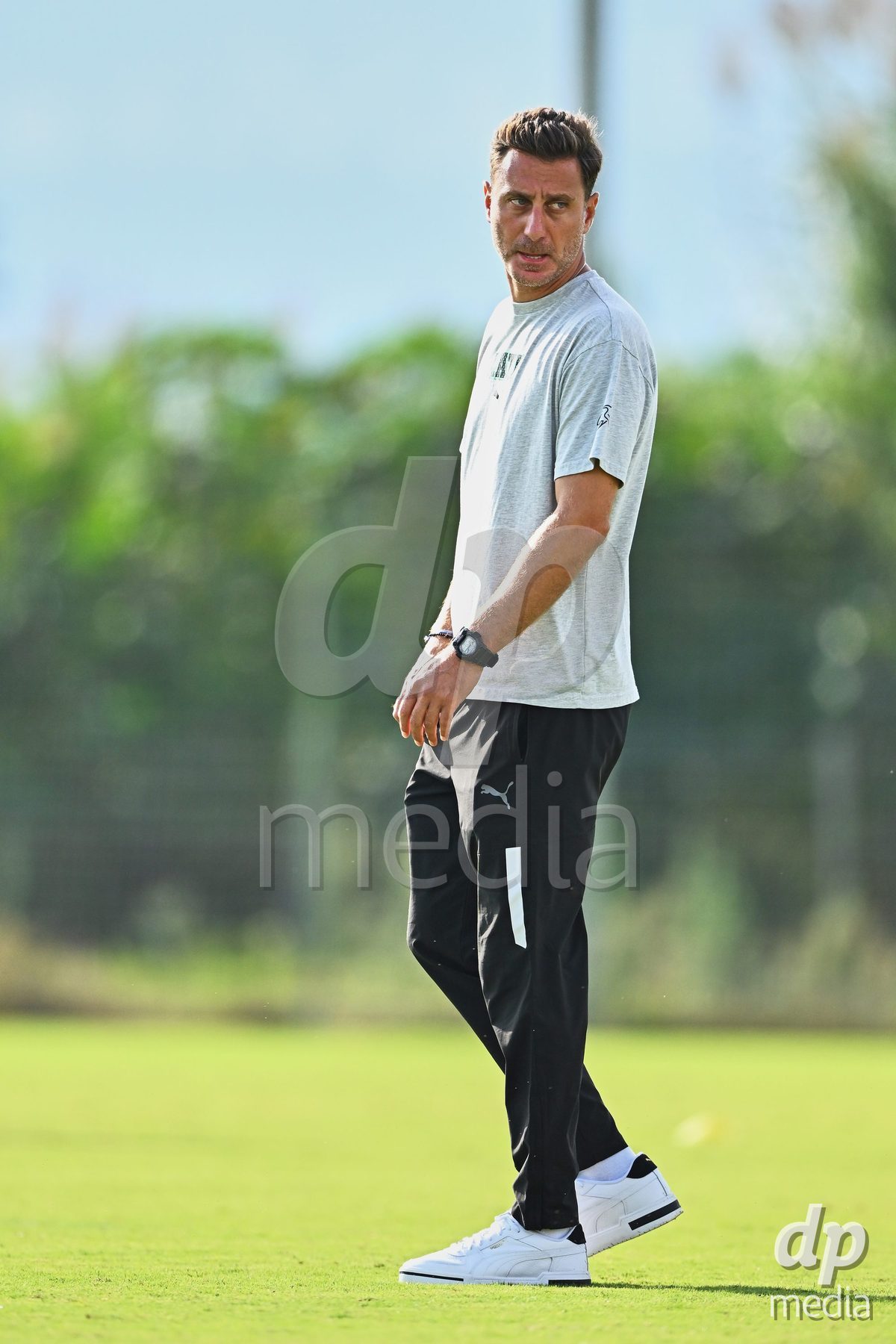 OLIVA NOVA, SPAIN - SEPTEMBER 28: Ilija Borenovic, Head Coach of Switzerland during the International Friendly match between Switzerland U17 and Sweden U17 at Oliva Nova Sports Center on September 28, 2026 in Oliva Nova, Spain.