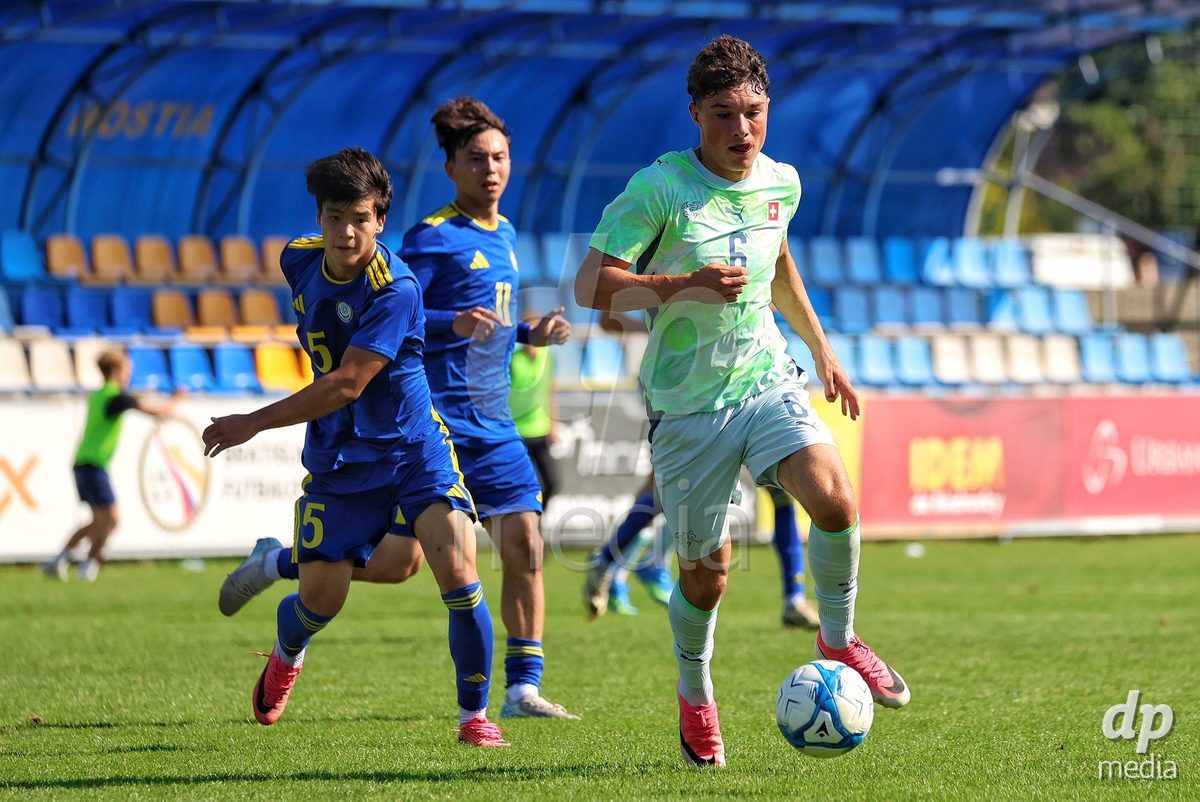 DUNAJSKA LUZNA, SLOVAKIA - SEPTEMBER 28: Ethan Bruchez 6 of Switzerland controls the ball during the International Friendly football match between Kazakhstan U19 and Switzerland U19 on September 28, 2026 in Dunajska Luzna, Slovakia.