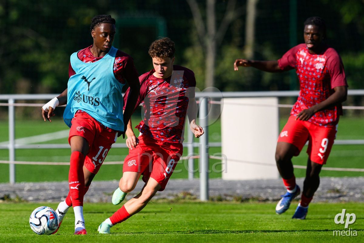 KOSMONSY, CZECH REPUBLIC - SEPTEMBER 28: Bright Ocran (left) and Stefan Furundzic of Switzerland during warm up before the International Friendly match between Czech Republic U18 and Switzerland U18 on September 28, 2026 in Kosmonsy, Czech Republic.