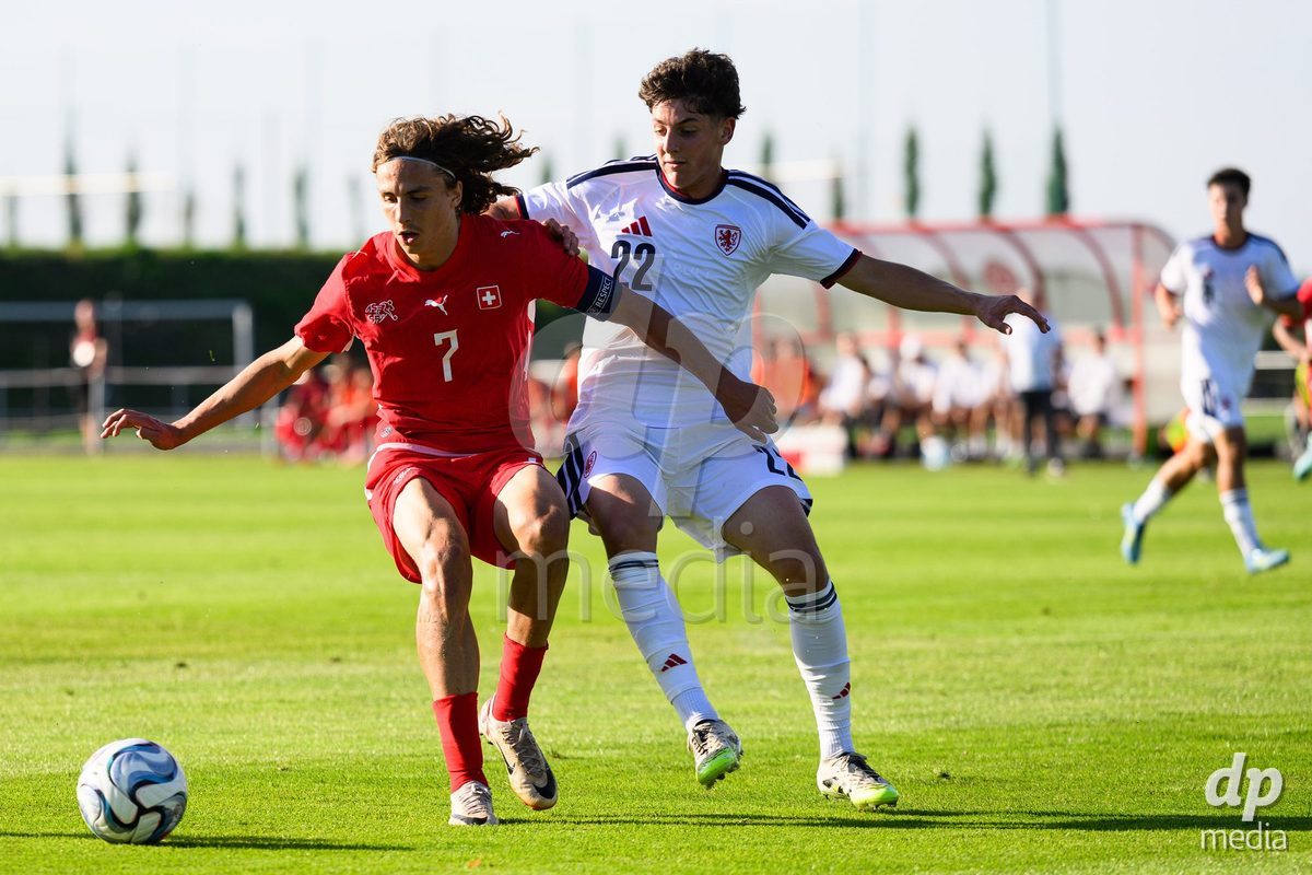 KOSMONSY, CZECH REPUBLIC - SEPTEMBER 28: Ivan Izquierdo of Switzerland (left) and Levi Katsell of Czechia during the International Friendly match between Czech Republic U18 and Switzerland U18 on September 28, 2026 in Kosmonsy, Czech Republic.