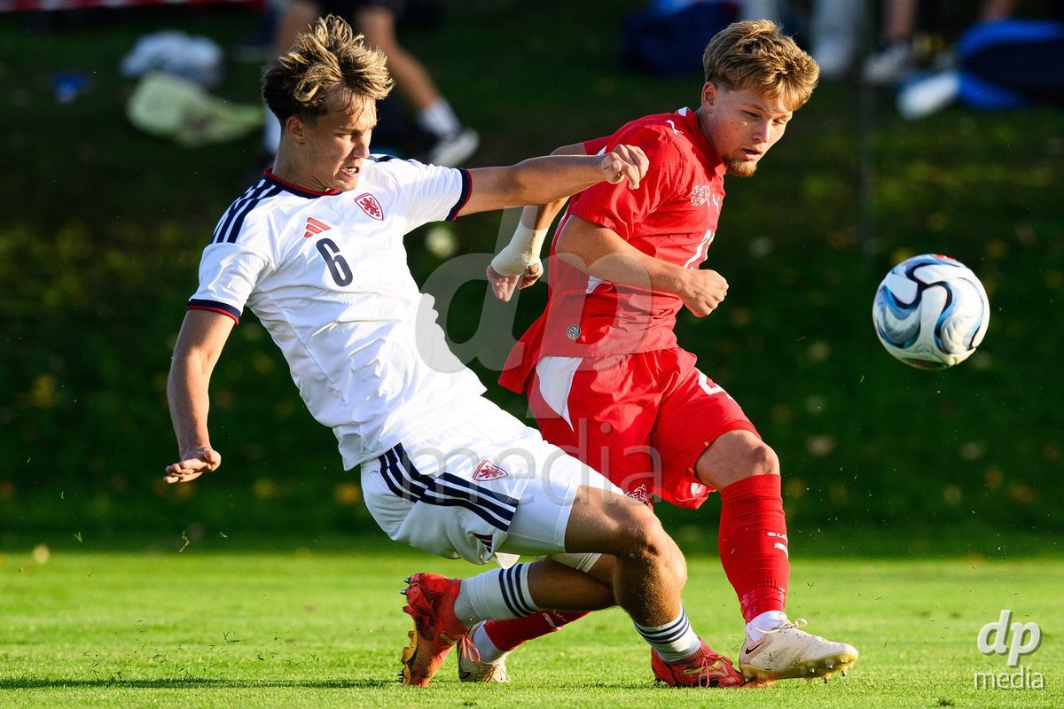 KOSMONSY, CZECH REPUBLIC - SEPTEMBER 28: Jeffery Aibangbee of Czechia (left) and Matthew Wood of Switzerland during the International Friendly match between Czech Republic U18 and Switzerland U18 on September 28, 2026 in Kosmonsy, Czech Republic.