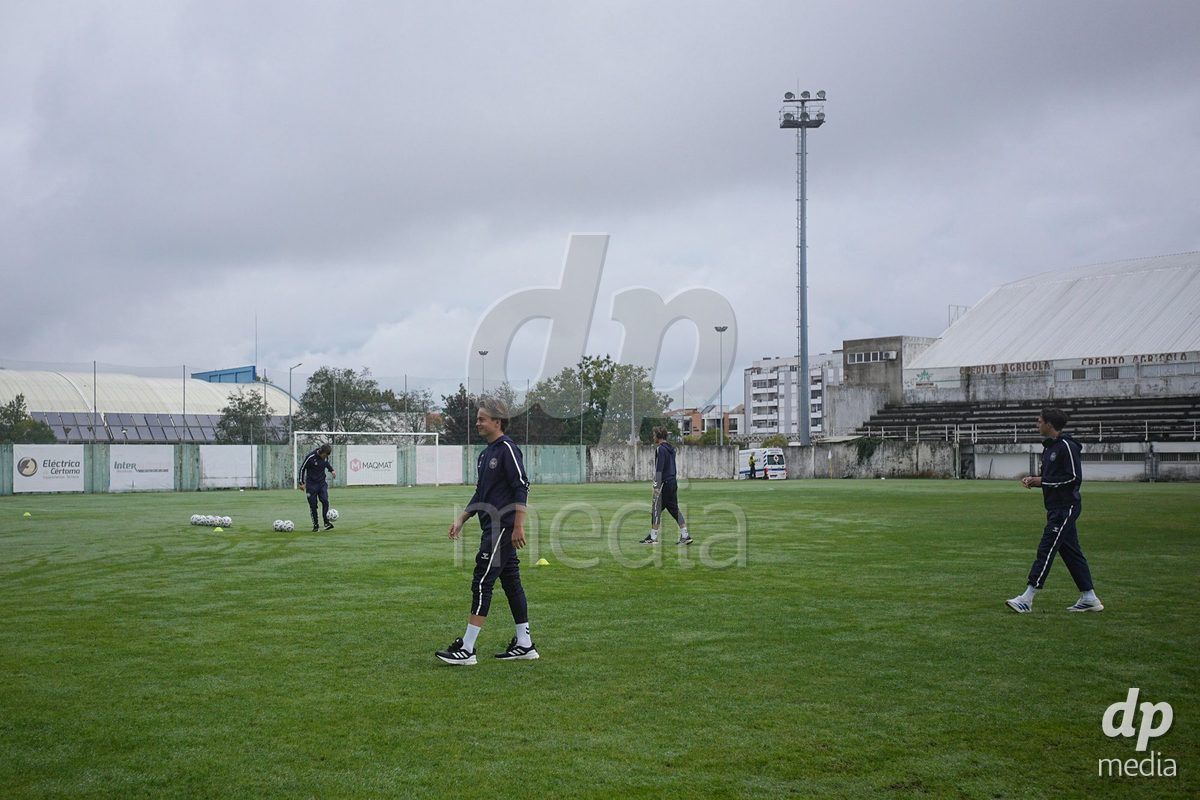 MEALHADA, PORTUGAL - SEPTEMBER 30: Players of Denmark inspect the pitch prior to the match during the International Friendly match between Denmark U17 and Qatar U17 at Estadio Municipal Dr. Americo Couto on September 30, 2026 in Mealhada, Portugal.