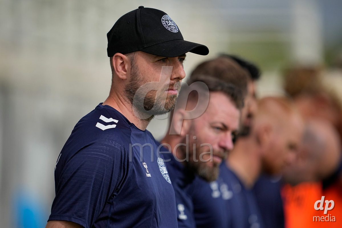 MEALHADA, PORTUGAL - SEPTEMBER 30: Kasper Kececi, Head Coach of Denmark during the International Friendly match between Denmark U17 and Qatar U17 at Estadio Municipal Dr. Americo Couto on September 30, 2026 in Mealhada, Portugal.