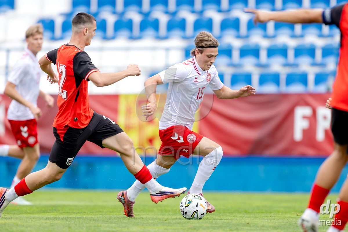 VIZELA, PORTUGAL - SEPTEMBER 30: Tomy Baotic of Austria U19, Philip Keller of Denmark U19 during the International Friendly match between Denmark U19 and Austria U19 at Estadio FC Vizela on September 30, 2026 in Vizela, Portugal