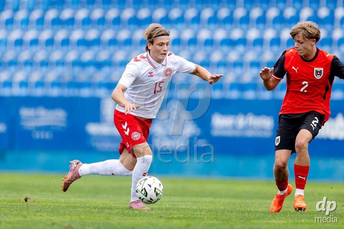 VIZELA, PORTUGAL - SEPTEMBER 30: Philip Keller of Denmark U19, Rafael Feldinger of Austria U19 during the International Friendly match between Denmark U19 and Austria U19 at Estadio FC Vizela on September 30, 2026 in Vizela, Portugal