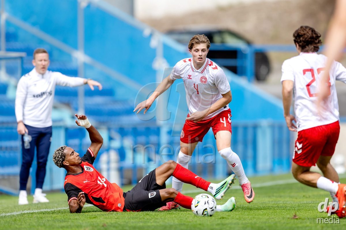 VIZELA, PORTUGAL - SEPTEMBER 30: Tare Ekereokosu of Austria U19, Mikkel Kupijbida of Denmark U19 during the International Friendly match between Denmark U19 and Austria U19 at Estadio FC Vizela on September 30, 2026 in Vizela, Portugal