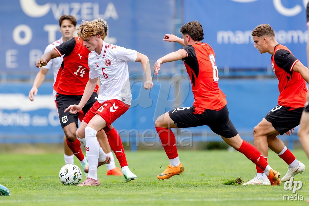 VIZELA, PORTUGAL - SEPTEMBER 30: Max Jensen of Denmark U19, Michael Matosevic of Austria U19 during the International Friendly match between Denmark U19 and Austria U19 at Estadio FC Vizela on September 30, 2026 in Vizela, Portugal