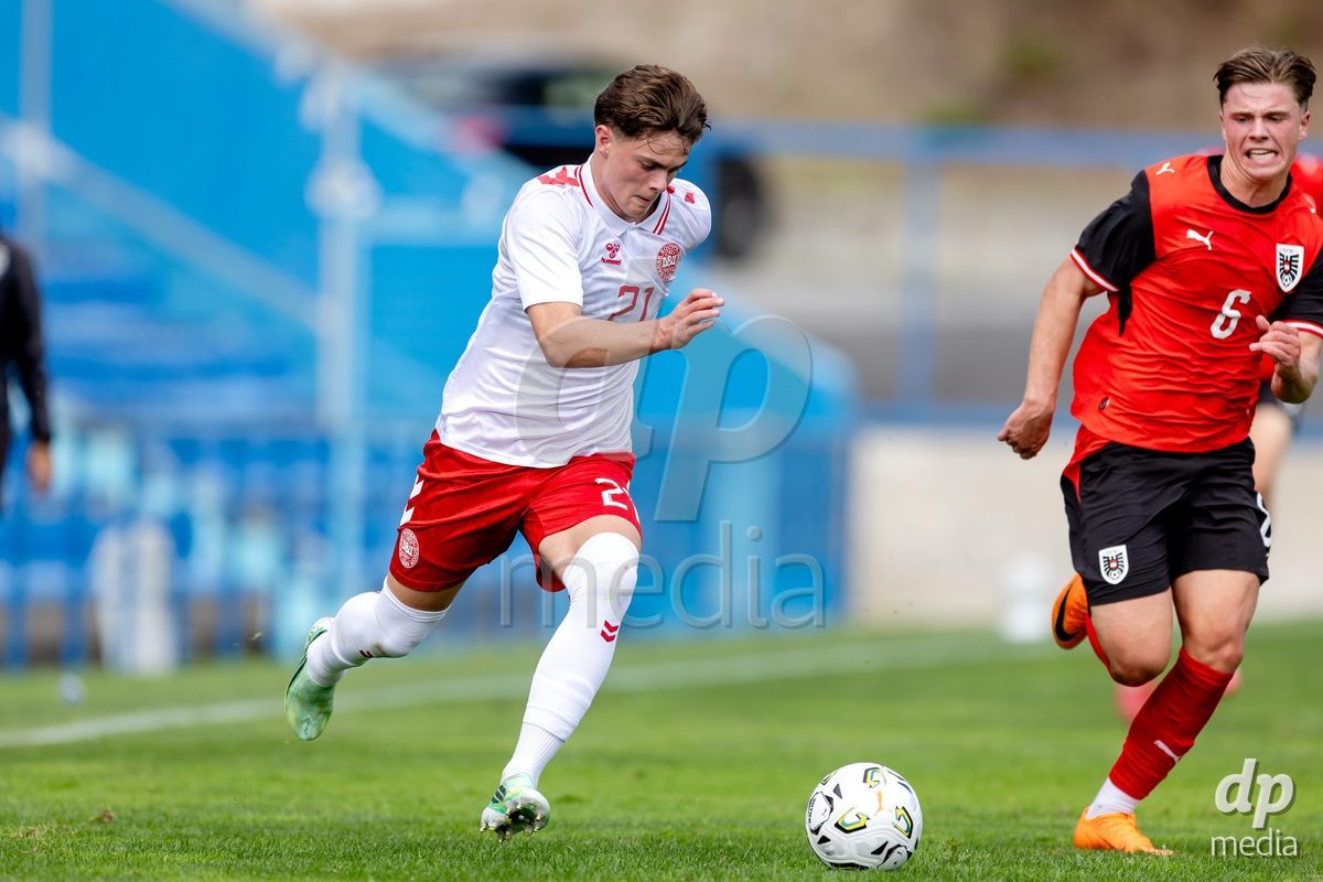 VIZELA, PORTUGAL - SEPTEMBER 30: Adam Fuglsang of Denmark U19, Michael Matosevic of Austria U19  during the International Friendly match between Denmark U19 and Austria U19 at Estadio FC Vizela on September 30, 2026 in Vizela, Portugal