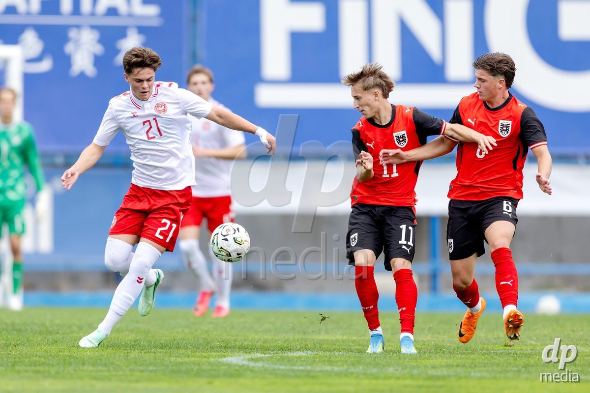 VIZELA, PORTUGAL - SEPTEMBER 30: Adam Fuglsang of Denmark U19, Jakob Werner of Austria U19, Michael Matosevic of Austria U19 during the International Friendly match between Denmark U19 and Austria U19 at Estadio FC Vizela on September 30, 2026 in Vizela, Portugal