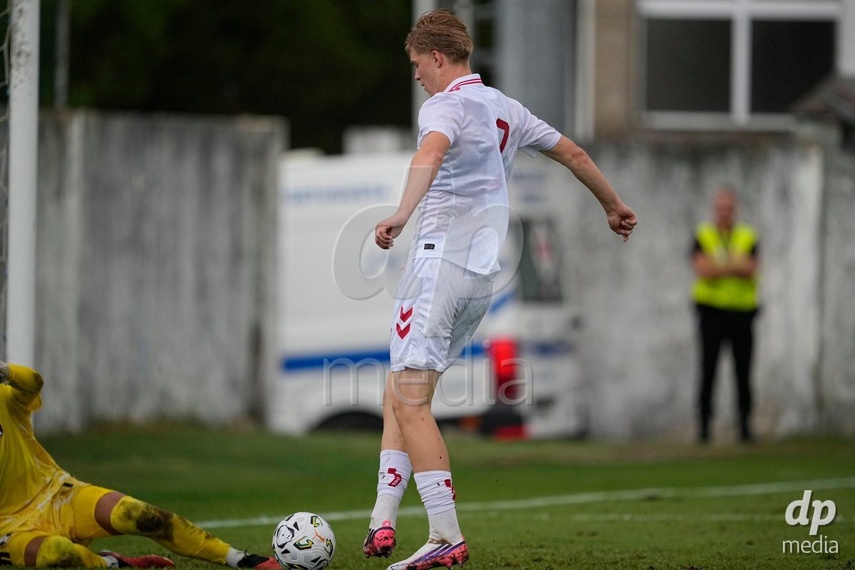 MEALHADA, PORTUGAL - SEPTEMBER 30: Tristan Thomsen of Denmark during the International Friendly match between Denmark U17 and Qatar U17 at Estadio Municipal Dr. Americo Couto on September 30, 2026 in Mealhada, Portugal.